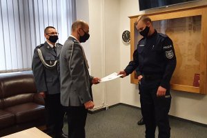 Komendant Powiatowy Policji w Chełmnie gratuluje nowo przyjętym funkcjonariuszom