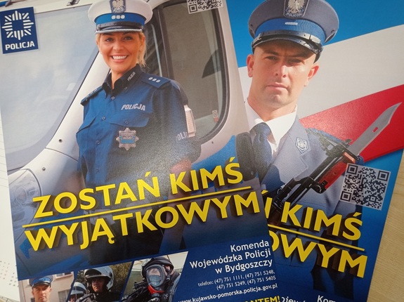 plakaty promocyjne zawodu policjanta