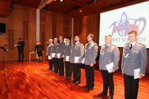 obchody święta Policji w sali koncertowej szkoły muzycznej